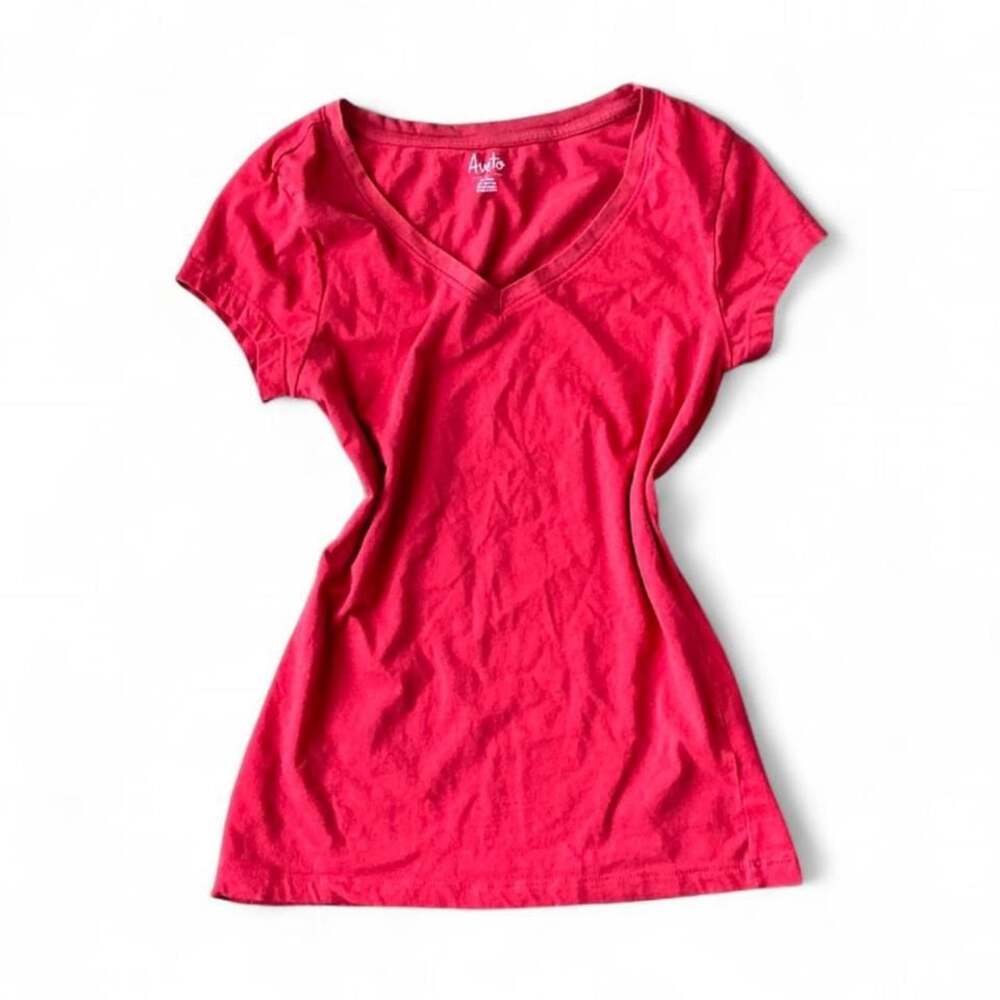 Y2K Aveto Red V‑Neck Tee – Size Large
